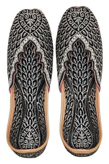 House Of Kosha Black Rooh Gul Embroidered Leather Juttis Online at Aza Fashions House Of Kosha_Black Rooh Gul Embroidered Leather Juttis _Online_at_Aza_Fashions
