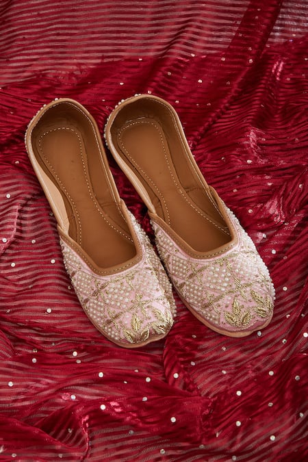 House of Kosha Aurora Pearl Hand Embroidered Leather Juttis 