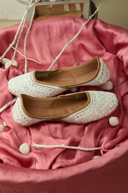 House Of Kosha White Pearl Play Jaal Embroidered Juttis at Aza Fashions House Of Kosha_White Pearl Play Jaal Embroidered Juttis _at_Aza_Fashions