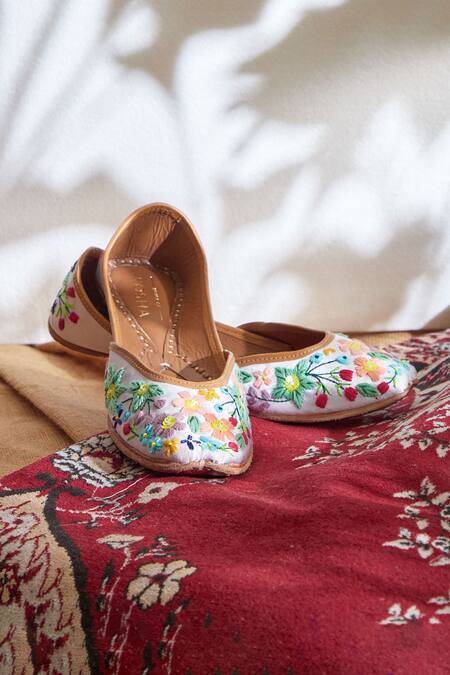 Buy House Of Kosha Multi Color Sequins, Embroidery Rabia Garden Leather Juttis Buy_House Of Kosha_Multi Color Sequins, Embroidery Rabia Garden Leather Juttis