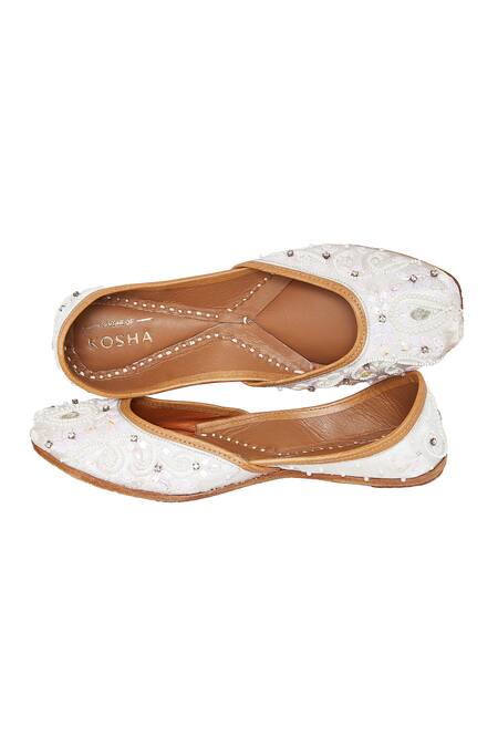 Buy House Of Kosha White Mogra Blossom Embroidered Leather Juttis Online at Aza Fashions Buy_House Of Kosha_White Mogra Blossom Embroidered Leather Juttis _Online_at_Aza_Fashions