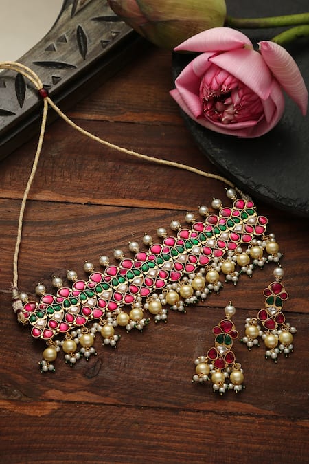 Amoliconcepts Kundan Floral Choker Necklace Set 