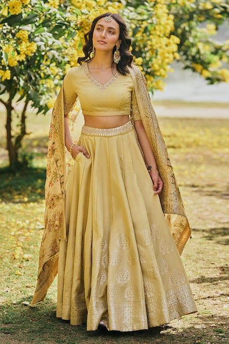 Saundh Dua Mughal Woven Lehenga Set 