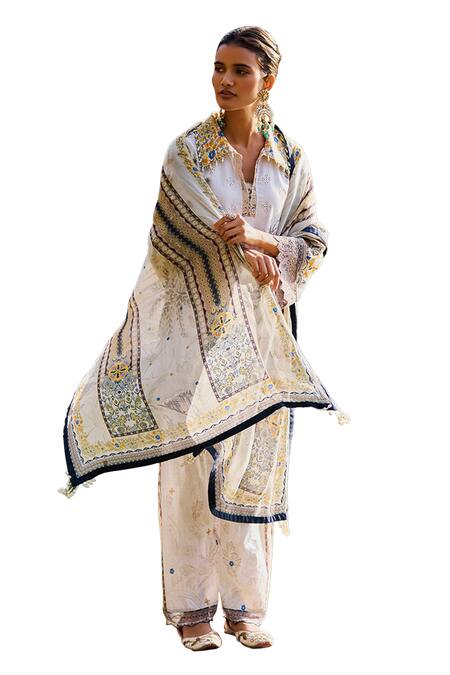 Buy Saundh Grey Kurta And Pant Cambric Printed Floral Scallop V Neck Mirza Short Set Online at Aza Fashions Buy_Saundh_Grey Kurta And Pant Cambric Printed Floral Scallop V Neck Mirza Short Set _Online_at_Aza_Fashions