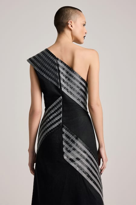 Akhl Black Lurex Tulle (57% Metallic Yarn 43% Polyester) Hand Asymmetric Dress at Aza Fashions Akhl_Black Lurex Tulle (57% Metallic Yarn 43% Polyester) Hand Asymmetric Dress _at_Aza_Fashions