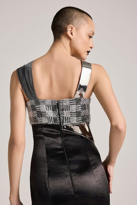 Buy_Akhl_Black Textured Satin (90% Polyester 10% Elastane) Hand Fishtail Dress 