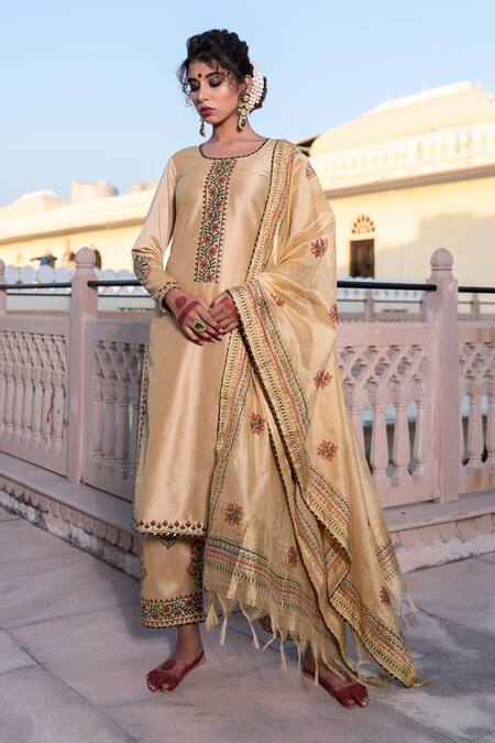 The Home Affair Beige Cotton, Silk, Chanderi Tassels, Mughal Placement Print Kurta Pant Set Online at Aza Fashions The Home Affair_Beige Cotton, Silk, Chanderi Tassels, Mughal Placement Print Kurta Pant Set _Online_at_Aza_Fashions