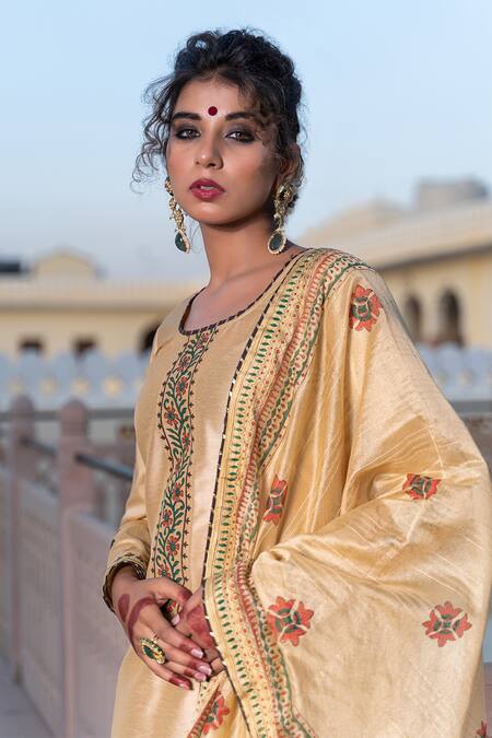 The Home Affair Beige Cotton, Silk, Chanderi Tassels, Mughal Placement Print Kurta Pant Set at Aza Fashions The Home Affair_Beige Cotton, Silk, Chanderi Tassels, Mughal Placement Print Kurta Pant Set _at_Aza_Fashions