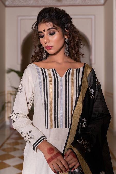 Buy The Home Affair Black Cotton Embroidery, Tassels Split Floral Morrocan Print Kurta Pant Set Buy_The Home Affair_Black Cotton Embroidery, Tassels Split Floral Morrocan Print Kurta Pant Set