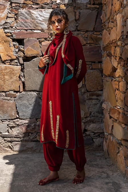 Shop The Home Affair Maroon Cotton, Silk Gota Patti, Embroidery Round Neck Resham Kuta Pant Set at Aza Fashions Shop_The Home Affair_Maroon Cotton, Silk Gota Patti, Embroidery Round Neck Resham Kuta Pant Set _at_Aza_Fashions