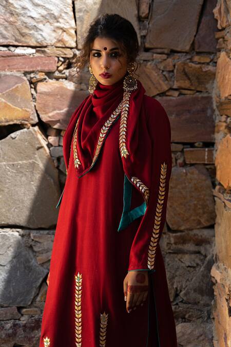 The Home Affair Maroon Cotton, Silk Gota Patti, Embroidery Round Neck Resham Kuta Pant Set Online at Aza Fashions The Home Affair_Maroon Cotton, Silk Gota Patti, Embroidery Round Neck Resham Kuta Pant Set _Online_at_Aza_Fashions