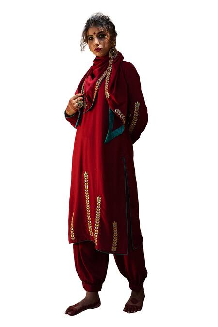 Shop The Home Affair Maroon Cotton, Silk Gota Patti, Embroidery Round Neck Resham Kuta Pant Set Online at Aza Fashions Shop_The Home Affair_Maroon Cotton, Silk Gota Patti, Embroidery Round Neck Resham Kuta Pant Set _Online_at_Aza_Fashions