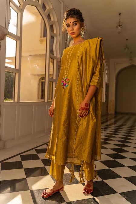 The Home Affair Yellow Chanderi Embroidery, Tassels Round Neck Zari Kurta Pant Set Online at Aza Fashions The Home Affair_Yellow Chanderi Embroidery, Tassels Round Neck Zari Kurta Pant Set _Online_at_Aza_Fashions