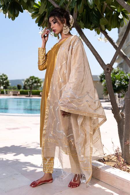 Buy The Home Affair Yellow Cotton, Silk, Chanderi Gota Plain Kurta Set With Embroidered Dupatta Online at Aza Fashions Buy_The Home Affair_Yellow Cotton, Silk, Chanderi Gota Plain Kurta Set With Embroidered Dupatta _Online_at_Aza_Fashions
