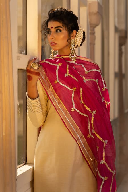 Shop The Home Affair Off White Chanderi, Cotton Gota Patti, Embroidery Plain Kurta Set With Dupatta Online at Aza Fashions Shop_The Home Affair_Off White Chanderi, Cotton Gota Patti, Embroidery Plain Kurta Set With Dupatta _Online_at_Aza_Fashions