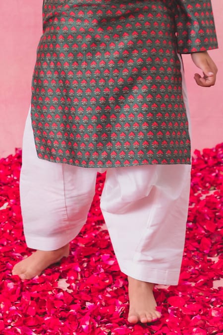 Buy Chotibuti Green Chanderi, Rayon, Cotton Fleur Motif Print Kurta With Salwar Online at Aza Fashions Buy_Chotibuti_Green Chanderi, Rayon, Cotton Fleur Motif Print Kurta With Salwar _Online_at_Aza_Fashions