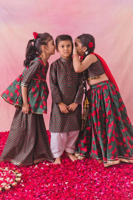 Chotibuti Green Georgette, Chanderi Gota Patti, Embroidery Gulaab Garden Print Lehenga Set at Aza Fashions Chotibuti_Green Georgette, Chanderi Gota Patti, Embroidery Gulaab Garden Print Lehenga Set _at_Aza_Fashions