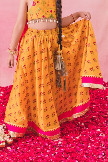 Chotibuti Yellow Chanderi, Linen Metallic Thread, Palm Garden Bloom Print Lehenga Set Online at Aza Fashions Chotibuti_Yellow Chanderi, Linen Metallic Thread, Palm Garden Bloom Print Lehenga Set _Online_at_Aza_Fashions