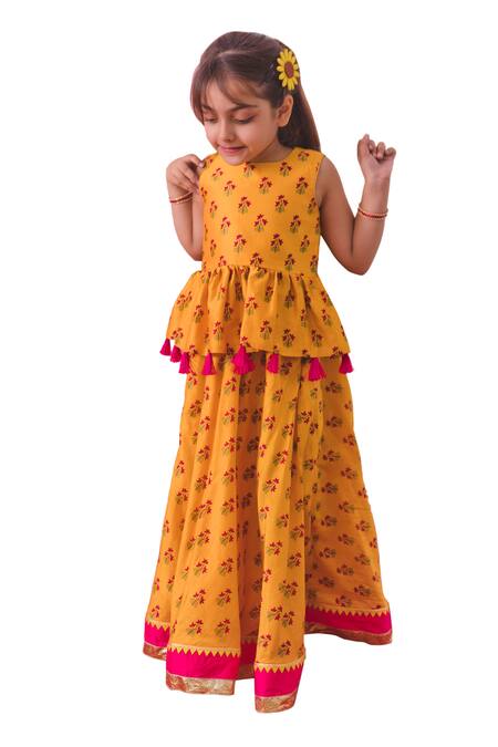 Buy Chotibuti Yellow Chanderi, Linen Tassels Wildbloom Garden Print Peplum Top With Sharara Buy_Chotibuti_Yellow Chanderi, Linen Tassels Wildbloom Garden Print Peplum Top With Sharara