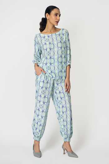 Buy Klad Green Crepe Printed Rhombus Boat Neck Top Online at Aza Fashions Buy_Klad_Green Crepe Printed Rhombus Boat Neck Top_Online_at_Aza_Fashions