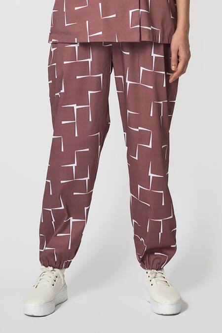 Klad Pink Cotton Print Geometric Lapel Collar Vest With Pant Online at Aza Fashions Klad_Pink Cotton Print Geometric Lapel Collar Vest With Pant_Online_at_Aza_Fashions