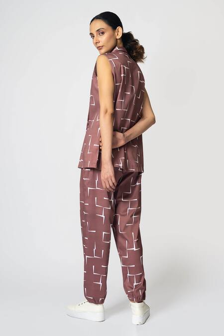Shop Klad Pink Cotton Print Geometric Lapel Collar Vest With Pant at Aza Fashions Shop_Klad_Pink Cotton Print Geometric Lapel Collar Vest With Pant_at_Aza_Fashions