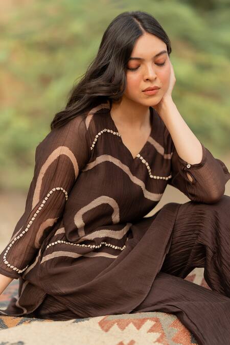 Nirjara Brown Chanderi Cotton Embroidery Arsa Floral Hand Painted Kurta And Pant Set at Aza Fashions Nirjara_Brown Chanderi Cotton Embroidery Arsa Floral Hand Painted Kurta And Pant Set_at_Aza_Fashions