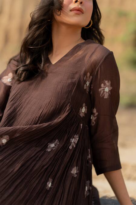 Buy_Nirjara_Brown Chanderi Cotton Embroidery, Beads Nara Floral Pattern Kurta And Pant Set 