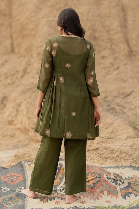 Shop_Nirjara_Green Chanderi Cotton Beads, Fabric Flowers Nara Printed Kurta And Pant Set _at_Aza_Fashions
