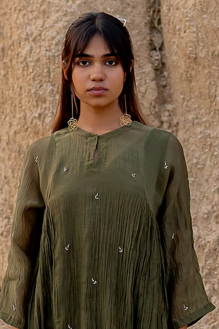 Nirjara Green Chanderi Cotton Embroidery Keyhole Neck Ruzgar Resham Dress Online at Aza Fashions Nirjara_Green Chanderi Cotton Embroidery Keyhole Neck Ruzgar Resham Dress _Online_at_Aza_Fashions