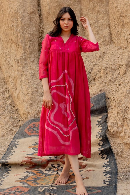 Nirjara_Pink Chanderi Cotton Embroidery V-neck Arazi Stroke Hand Painted Dress _Online_at_Aza_Fashions