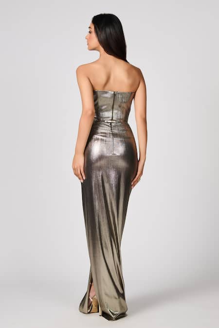 Shop_S&N By Shantnu Nikhil_Gold Pashmina Metallic Textured Slit Skirt _at_Aza_Fashions