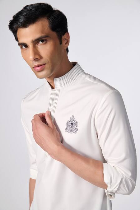 Buy_S&N By Shantnu Nikhil_Off White Viscose, Polyester Embroidery Crest Short Kurta_Online_at_Aza_Fashions