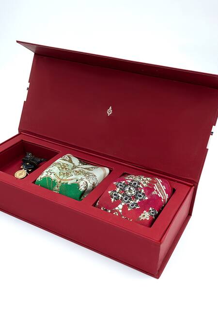 Shop_S&N By Shantnu Nikhil_Red Mughal Print Pocket Square And Brooch Independence Kit_at_Aza_Fashions