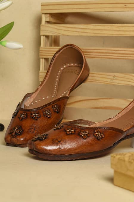 Shop Cilwana Studio Brown Floral Embroidered Juttis at Aza Fashions Shop_Cilwana Studio_Brown Floral Embroidered Juttis _at_Aza_Fashions