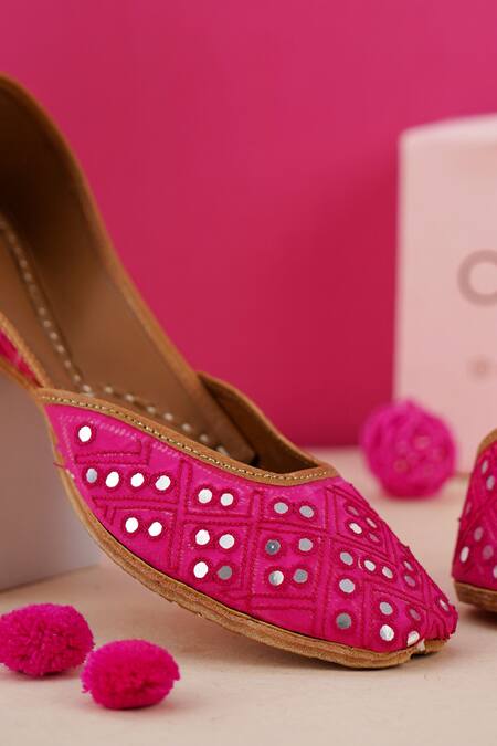 Cilwana Studio Mirror Embroidered Juttis 