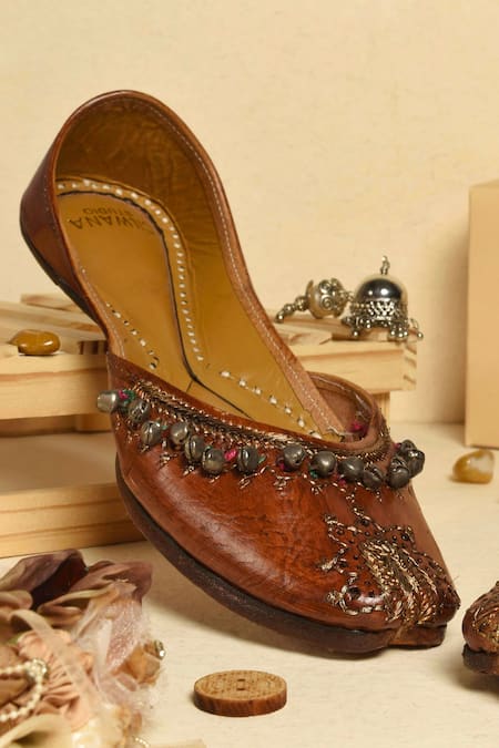 Cilwana Studio Ghungroo Embellished Juttis 