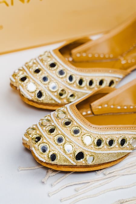Cilwana Studio Gold Mirror Embroidered Juttis Online at Aza Fashions Cilwana Studio_Gold Mirror Embroidered Juttis _Online_at_Aza_Fashions