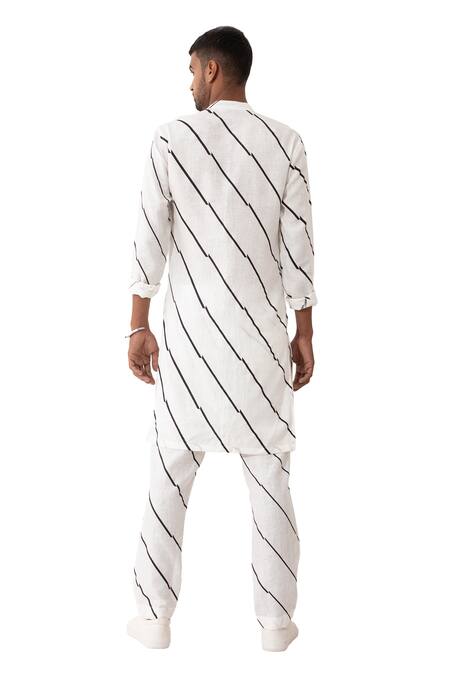 Shop Son Of A Noble Snob White Linen Zander Bias Printed Kurta And Pant Set Online at Aza Fashions Shop_Son Of A Noble Snob_White Linen Zander Bias Printed Kurta And Pant Set _Online_at_Aza_Fashions