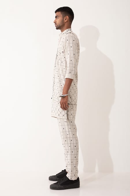 Buy Son Of A Noble Snob Ivory Linen Checkered Bundi And Kurta Set Online at Aza Fashions Buy_Son Of A Noble Snob_Ivory Linen Checkered Bundi And Kurta Set _Online_at_Aza_Fashions