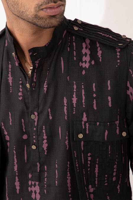 Shop Son Of A Noble Snob Black Linen Printed Bundi With Kurta Set Online at Aza Fashions Shop_Son Of A Noble Snob_Black Linen Printed Bundi With Kurta Set _Online_at_Aza_Fashions