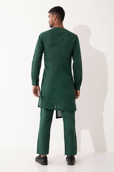 Shop Son Of A Noble Snob Green Linen Kyo Multi-layered Solid Kurta With Pant at Aza Fashions Shop_Son Of A Noble Snob_Green Linen Kyo Multi-layered Solid Kurta With Pant _at_Aza_Fashions