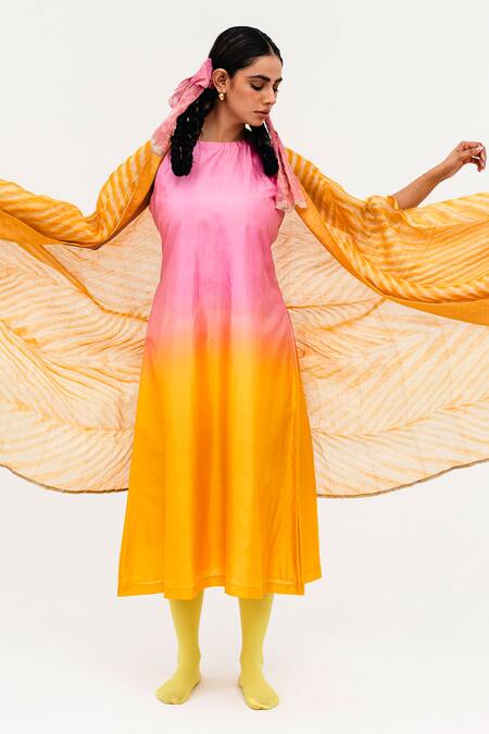 Naina Jain_Pink Silk, Linen Round Neck Khari Ombre Dress With Asymmetric Arashi Cape_Online_at_Aza_Fashions