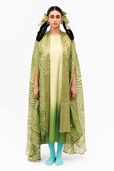 Naina Jain Green Silk Ombre Round Neck Khari Shaded Dress With Asymmetric Arashi Cape 