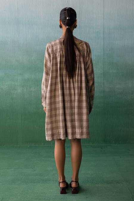 Shop Archana Jaju Brown Linen Beads, Applique Round Neck Checkered Kalamkari Threadwork Dress at Aza Fashions Shop_Archana Jaju_Brown Linen Beads, Applique Round Neck Checkered Kalamkari Threadwork Dress_at_Aza_Fashions