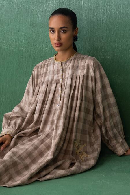 Buy Archana Jaju Brown Linen Beads, Applique Round Neck Checkered Kalamkari Threadwork Dress Buy_Archana Jaju_Brown Linen Beads, Applique Round Neck Checkered Kalamkari Threadwork Dress