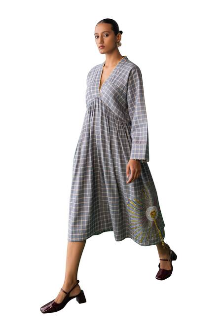 Archana Jaju Blue Cotton, Linen Beads, Applique V-neck Side Floral Dress at Aza Fashions Archana Jaju_Blue Cotton, Linen Beads, Applique V-neck Side Floral Dress_at_Aza_Fashions