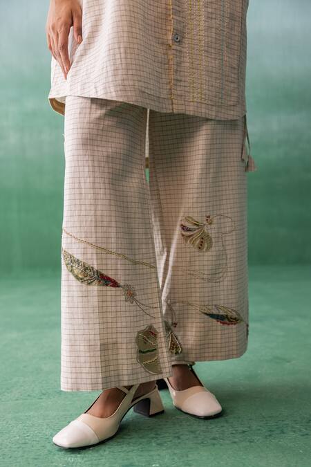 Archana Jaju Beige Cotton, Linen Sequins, Kalamkari Crane Applique Tunic With Pant at Aza Fashions Archana Jaju_Beige Cotton, Linen Sequins, Kalamkari Crane Applique Tunic With Pant_at_Aza_Fashions