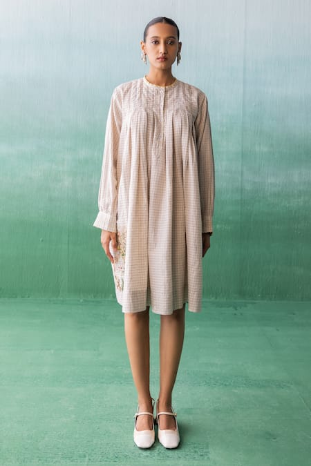 Archana Jaju Beige Linen Beads, Applique Round Neck Kalamkari Threadwork Checkered Dress Online at Aza Fashions Archana Jaju_Beige Linen Beads, Applique Round Neck Kalamkari Threadwork Checkered Dress_Online_at_Aza_Fashions