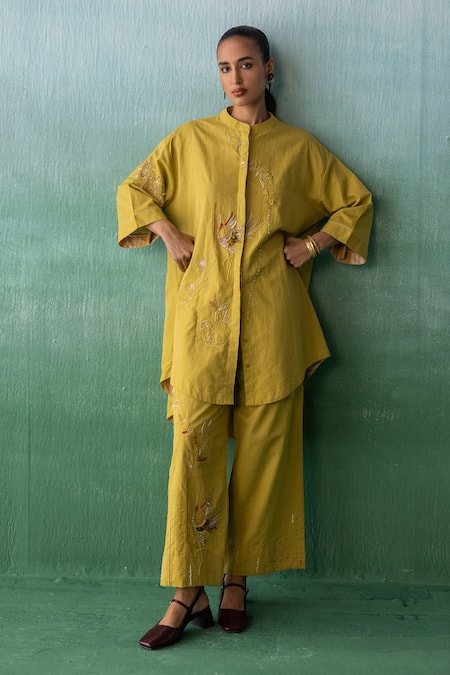 Archana Jaju Yellow Linen Embroidered Thread Mandarin Collar Floral High-low Tunic With Pant 